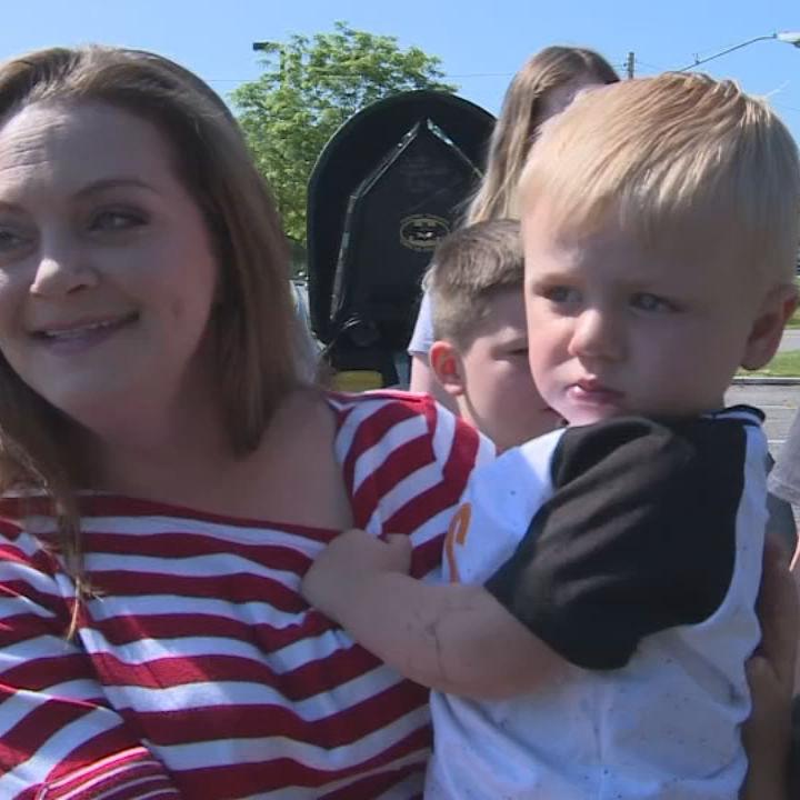 SUPERHERO WELCOMES KY TODDLER - KENNETH HOWARD - 5-19-19 - CNN (1).jpg